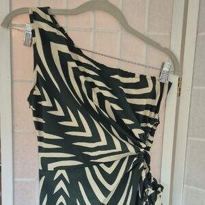 Elegant Green and White One-Shoulder Dress